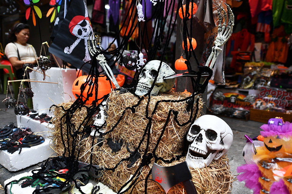 Không khí halloween ở phố cổ hà nội